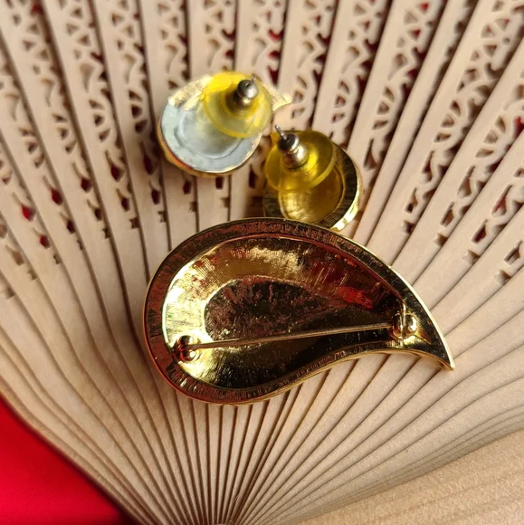 Elegant Gold-Tone Brooch Set Multicolor Accents With Matching Clip On Earrings